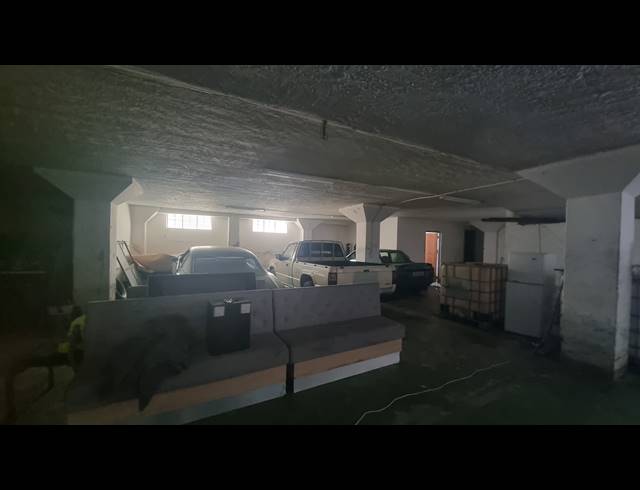 1,854M² RETAIL FOR SALE IN CHURCHILL ESTATE